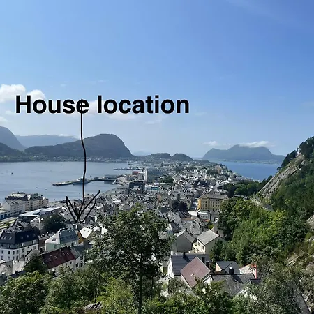 Bright And Charming Downtown In Historical Peaceful Area Appartement Ålesund